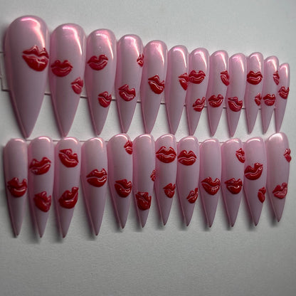 Kiss N Tell